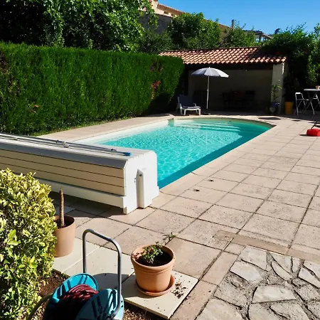 En Provence-luberon - Piscine Et Calme 度假居 *
